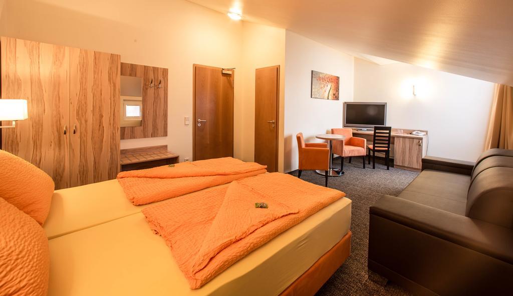 Hotel An Der Waldstrasse Groß-Zimmern Pokoj fotografie