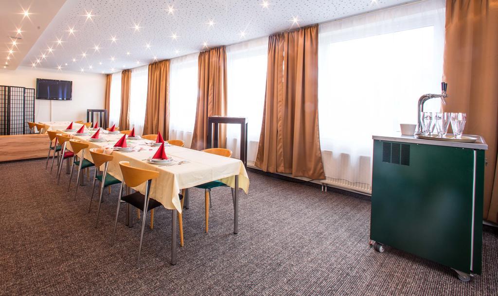 Hotel An Der Waldstrasse Groß-Zimmern Exteriér fotografie